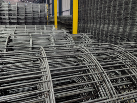 Mesh Rolls with sheet stacks